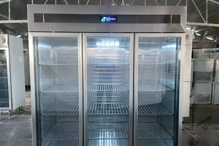 thân tủ chắc chắn