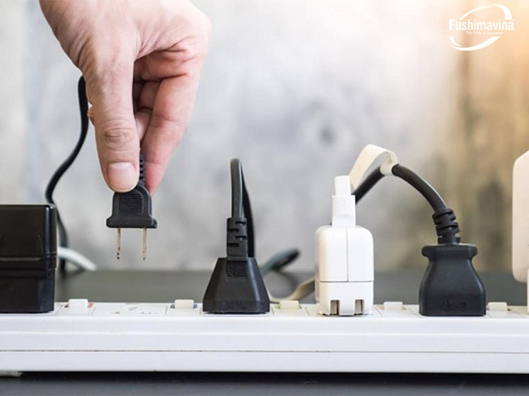 máy làm đá công suất lớn sử dụng nguồn điện phù hợp